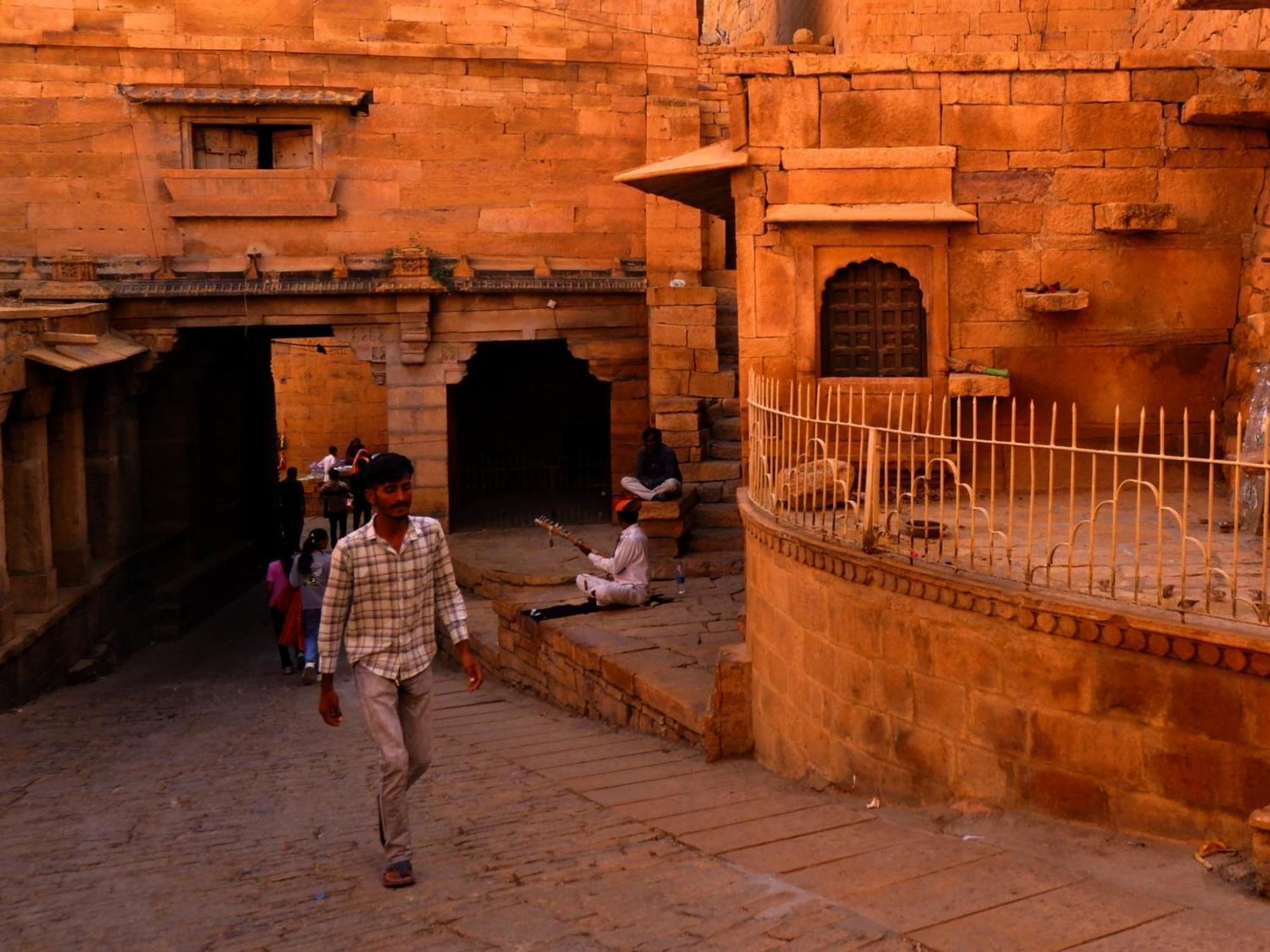 Ideal Guest House Jaisalmer Bagian luar foto