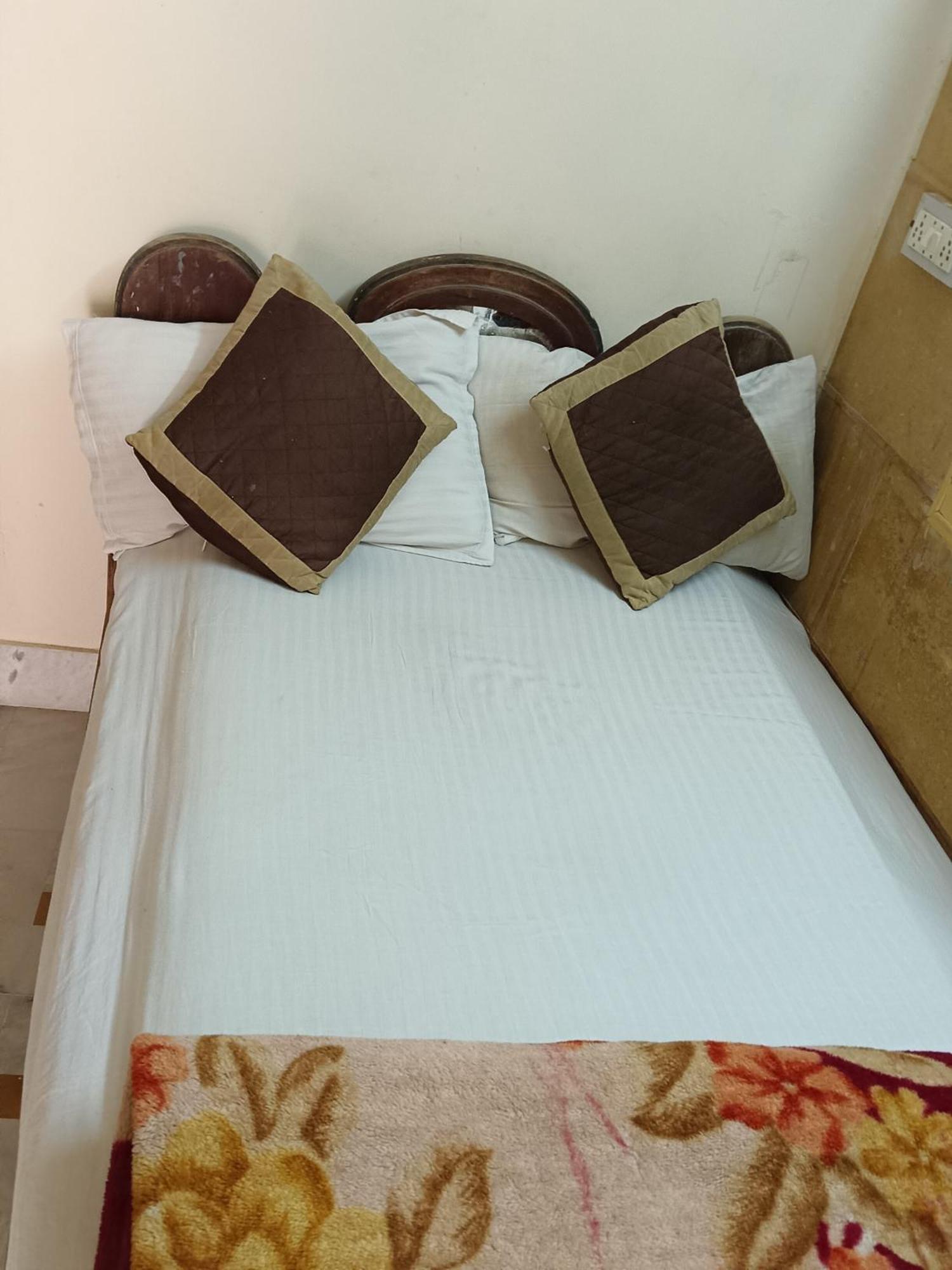 Ideal Guest House Jaisalmer Bagian luar foto